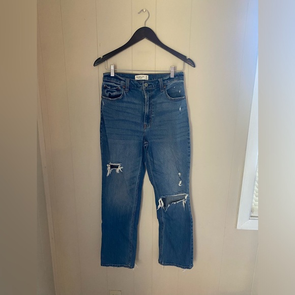 Abercrombie & Fitch Ultra High Rise Ankle Straight Jeans - Picture 2 of 9